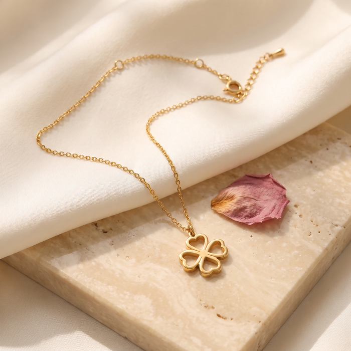 Fortuna Clover Necklace - Rose & Giovanni