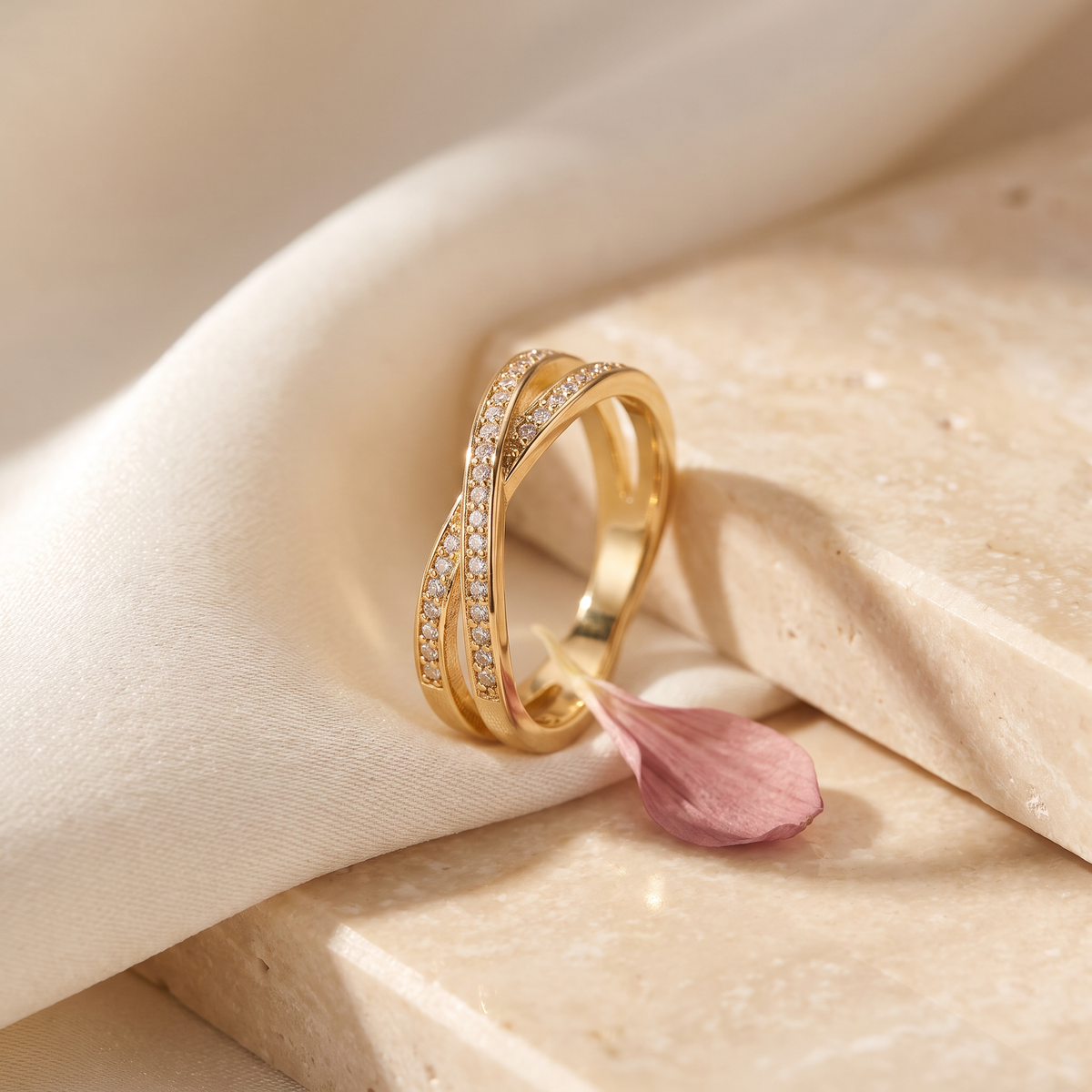 Giulia Twisted Pave Ring - Rose & Giovanni
