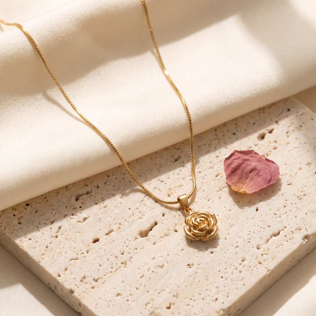 Rosa Eterna Necklace - Rose & Giovanni