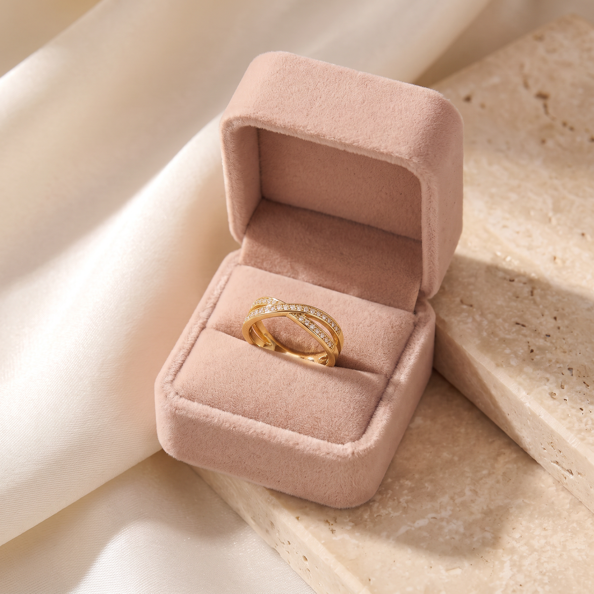 Giulia Twisted Pave Ring - gift box - Rose & Giovanni
