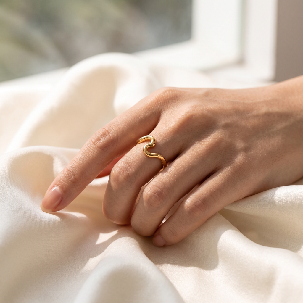 Onda Wave Ring - worn - Rose & Giovanni