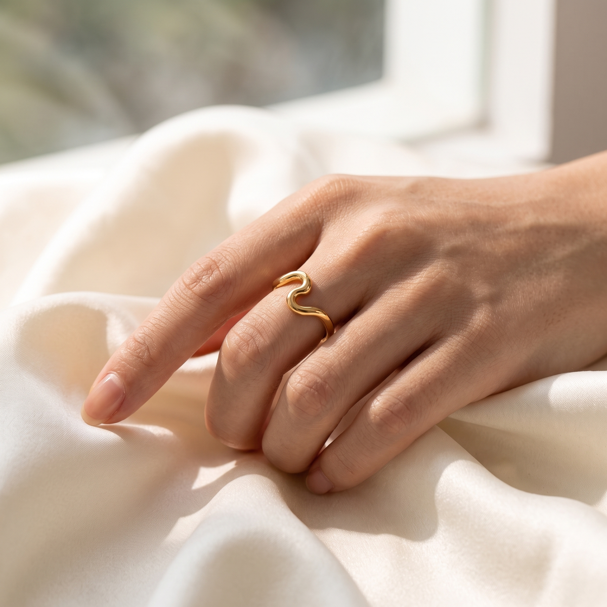 Onda Wave Ring - worn - Rose & Giovanni