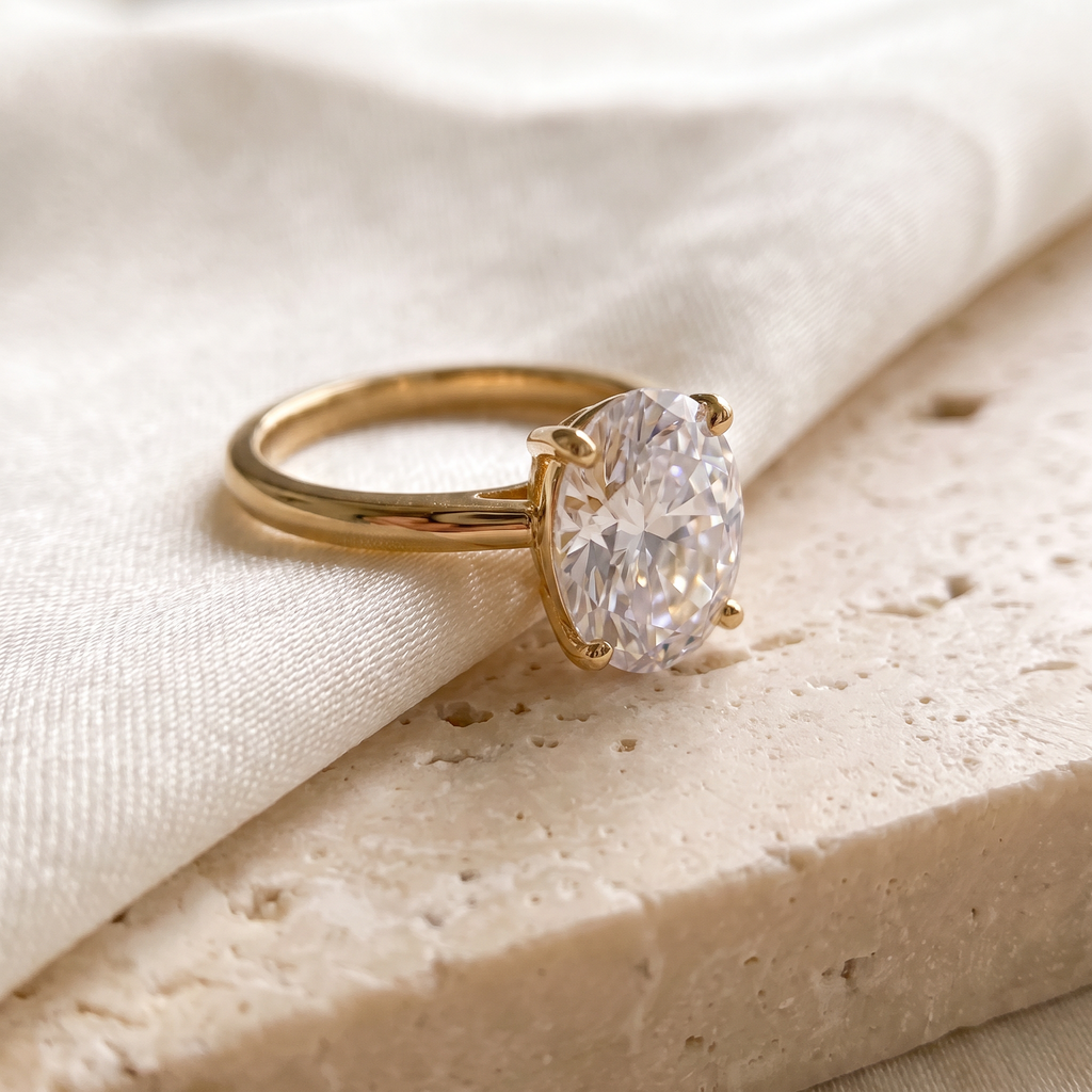 Ovale Solitaire Ring - detail - Rose & Giovanni