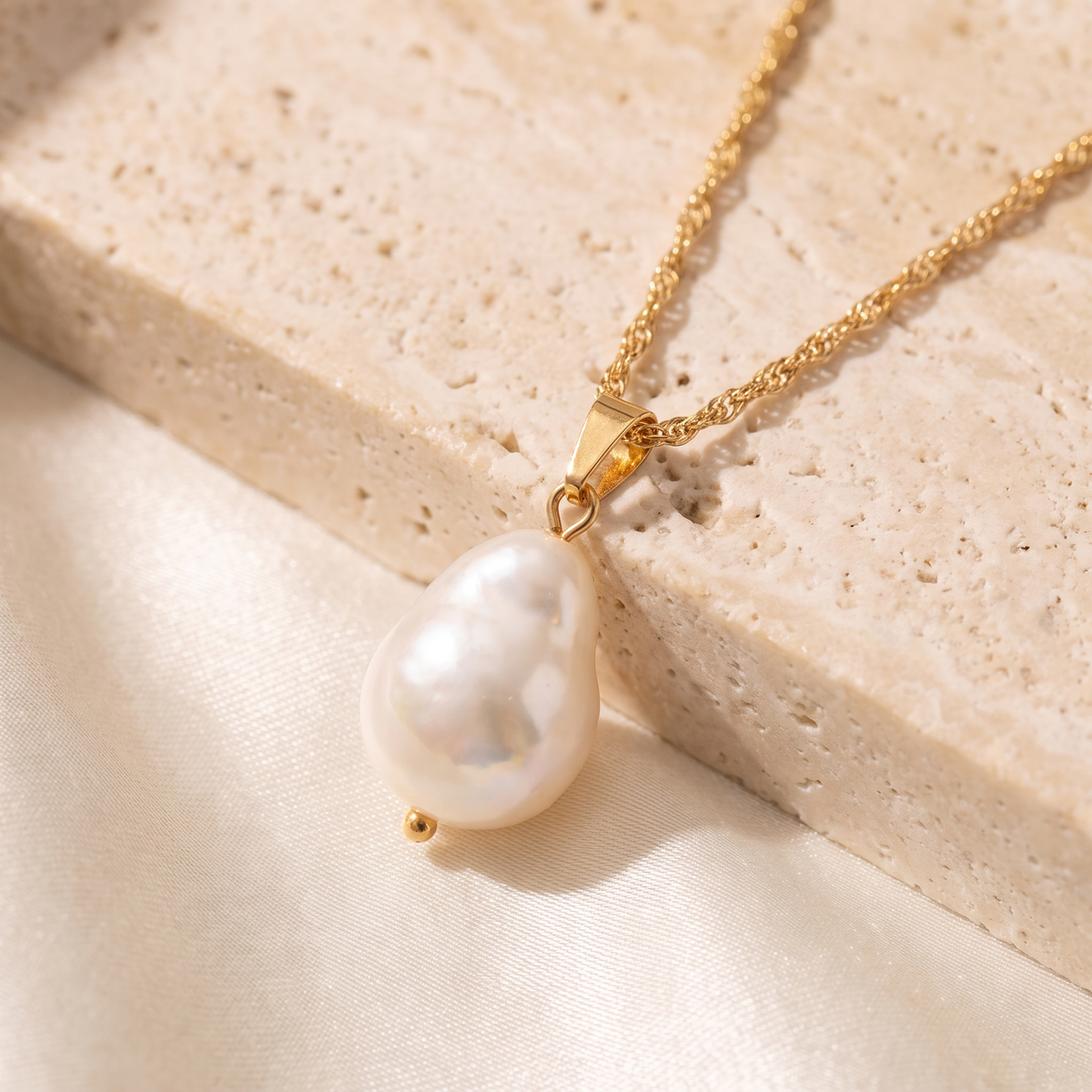 Barocca Pearl Pendant - detail - Rose & Giovanni