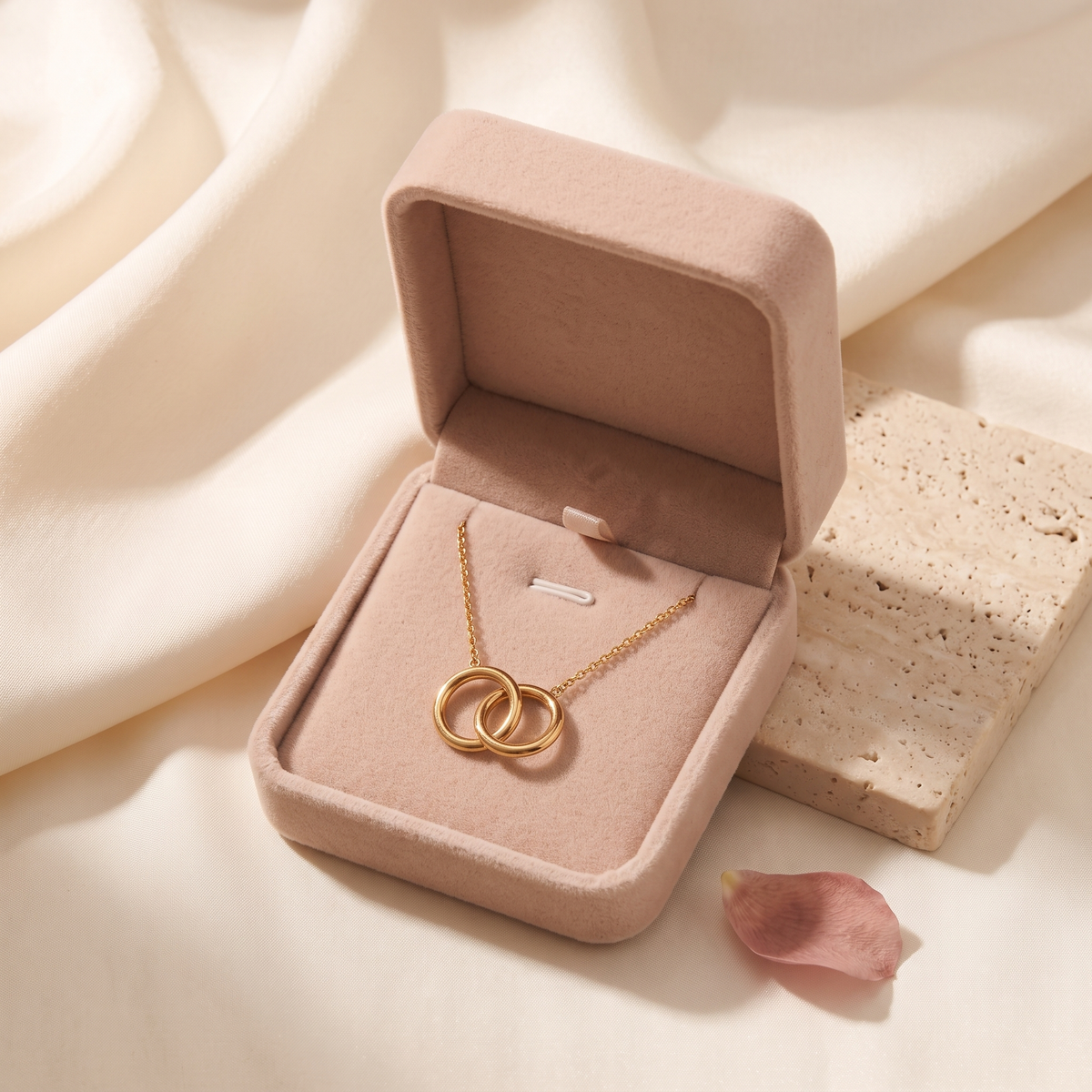 Legame Interlocking Circles Necklace - gift box - Rose & Giovanni