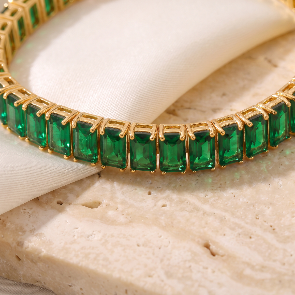 Smeralda Luxe Bracelet - detail - Rose & Giovanni