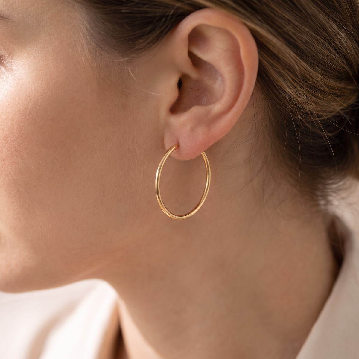 Essenziale Thin Hoops - worn - Rose & Giovanni
