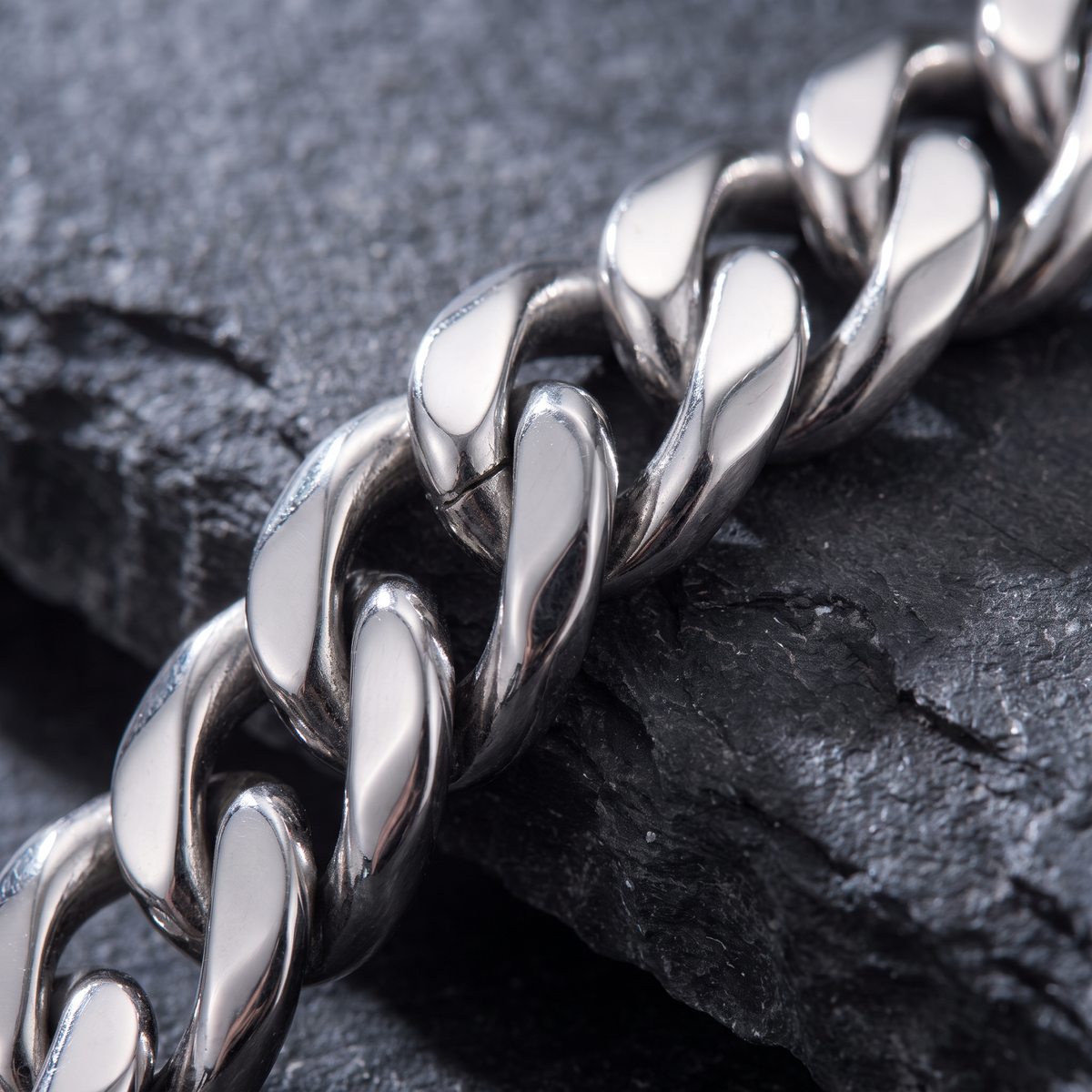 Giovanni Cuban Bracelet - detail - Rose & Giovanni