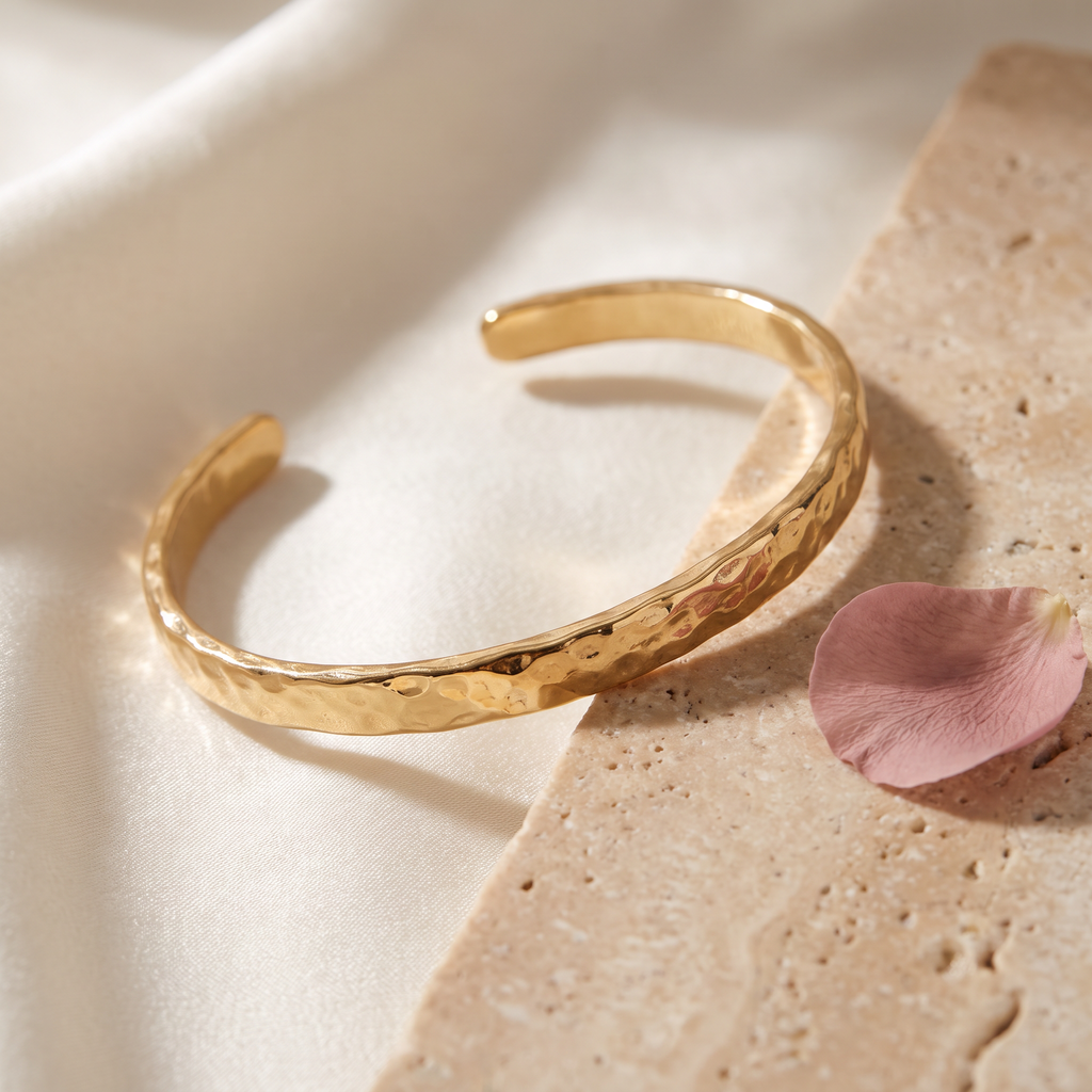 Martellato Hammered Bangle - Rose & Giovanni