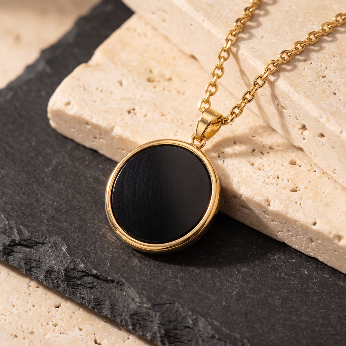 Giovanni Onyx Disc Pendant - Rose & Giovanni