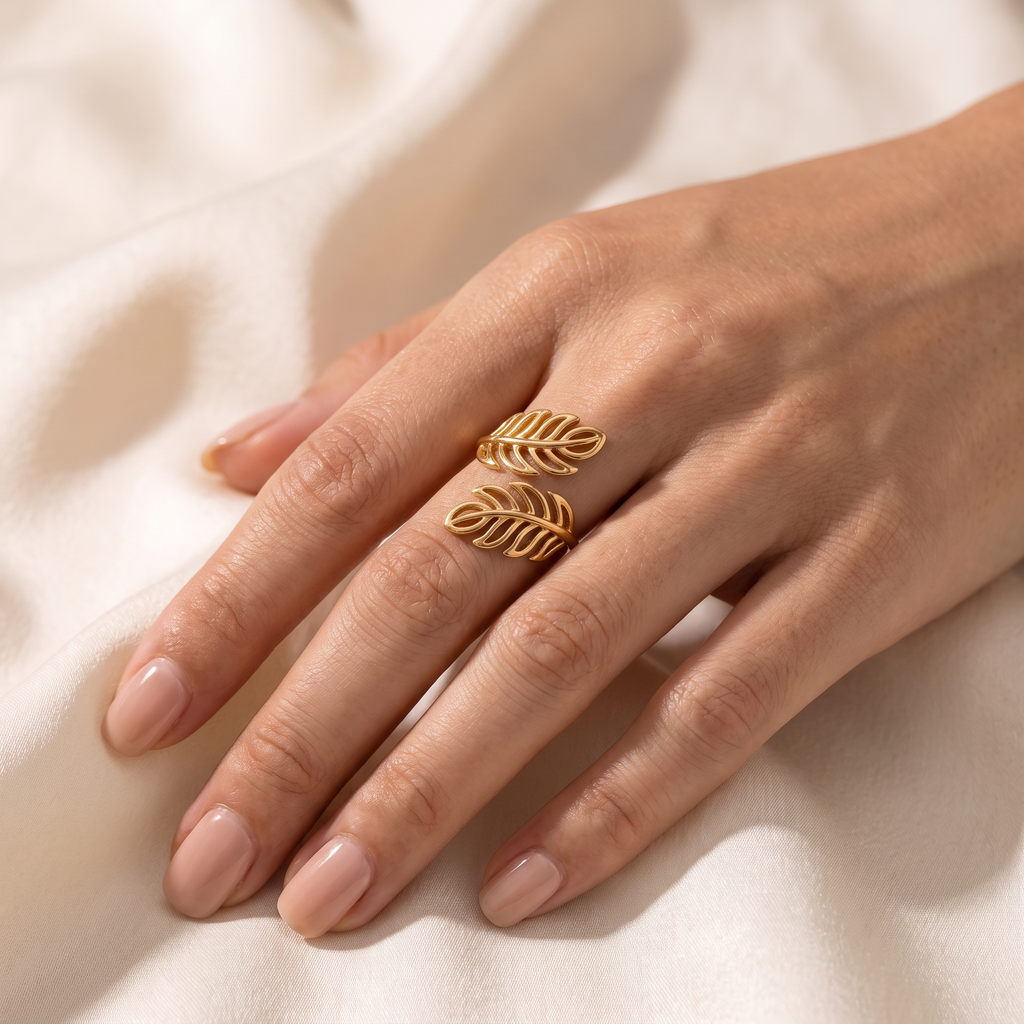 Foglia Leaf Ring - worn - Rose & Giovanni