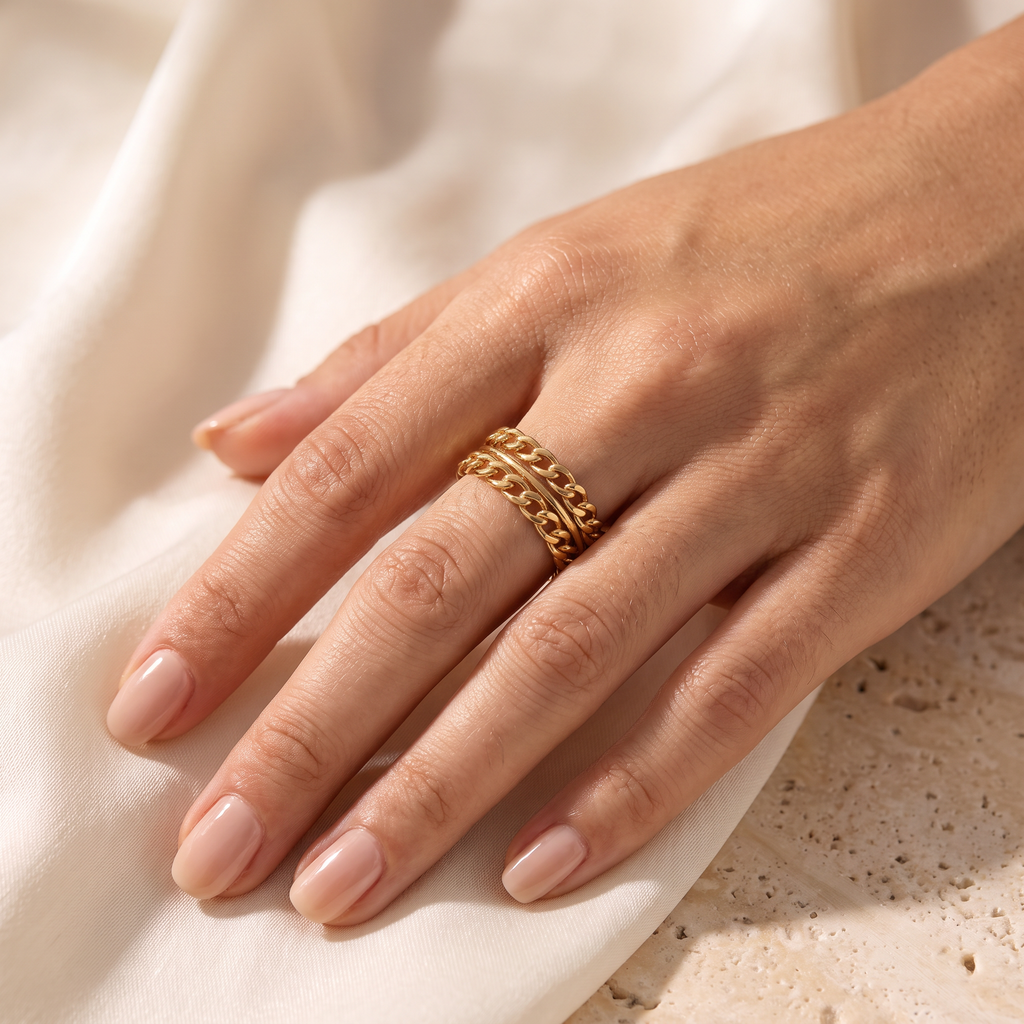 Infinito Chain Ring - worn - Rose & Giovanni