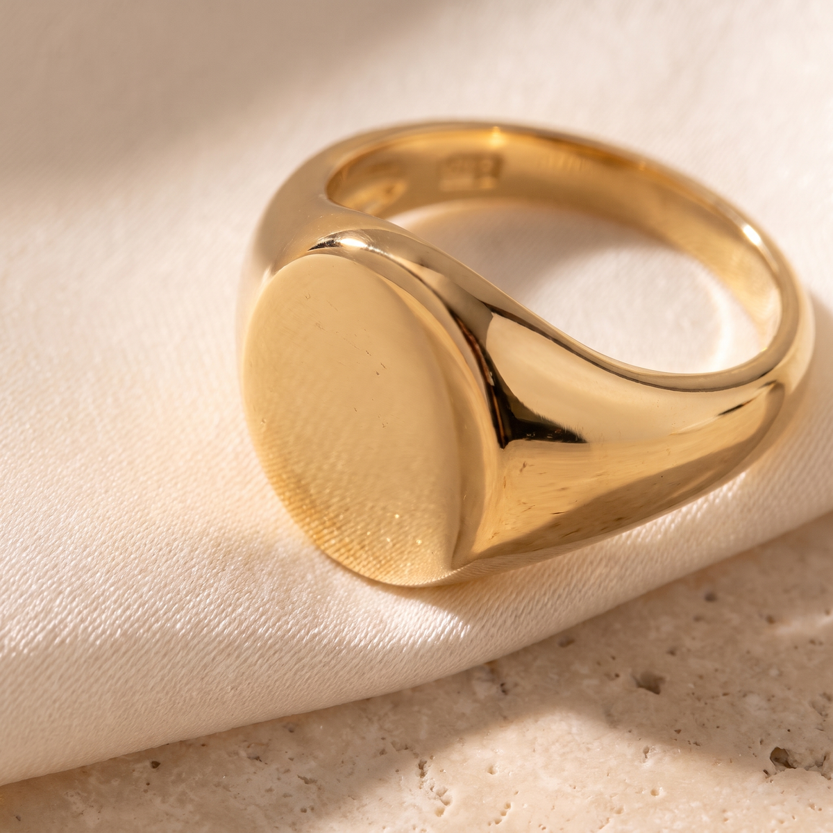 Sigillo Signet Ring - detail - Rose & Giovanni