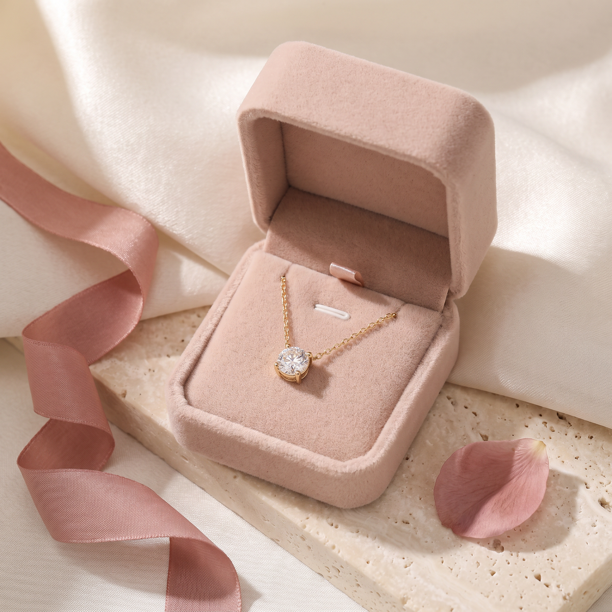 Solo Solitaire Necklace - gift box - Rose & Giovanni