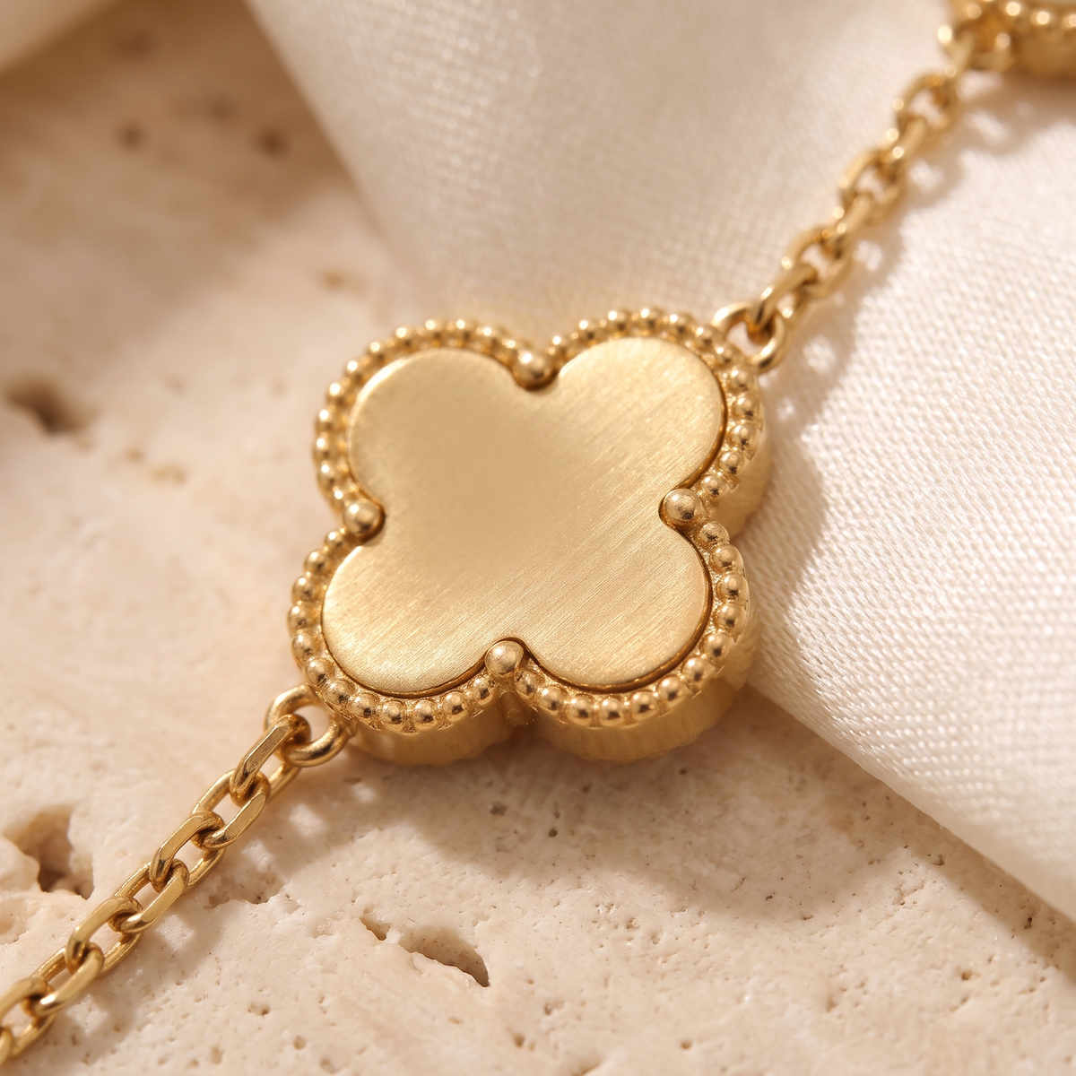Fortuna Clover Bracelet - detail - Rose & Giovanni