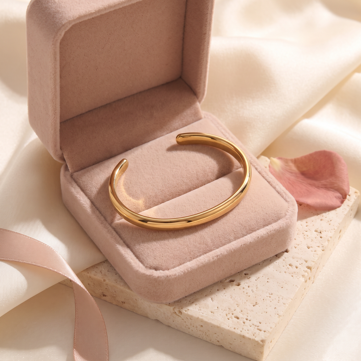 Liscio Open Bangle - gift box - Rose & Giovanni