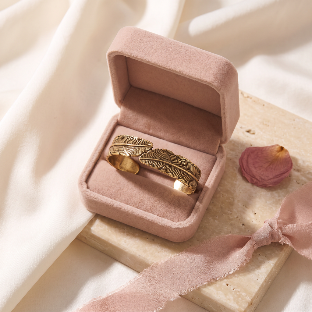 Piuma Feather Cuff - gift box - Rose & Giovanni