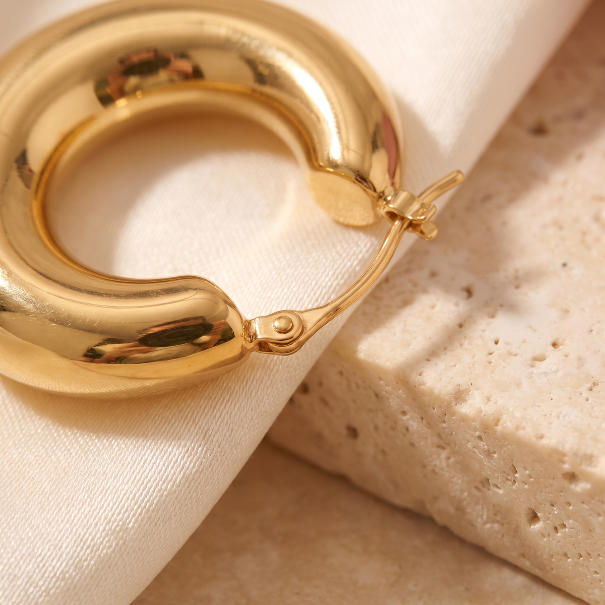 Audace Chunky Hoops - detail - Rose & Giovanni