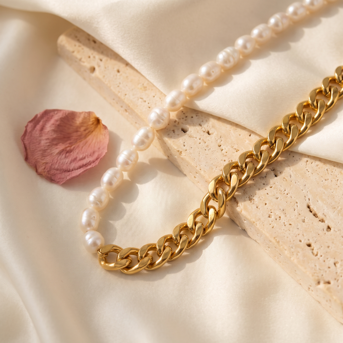 Giovanni Pearl & Cuban Chain - Rose & Giovanni