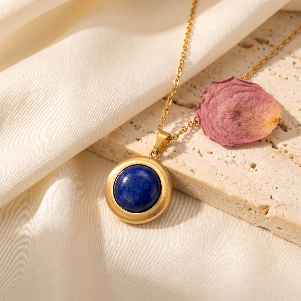 Giovanni Lapis Pendant - Rose & Giovanni