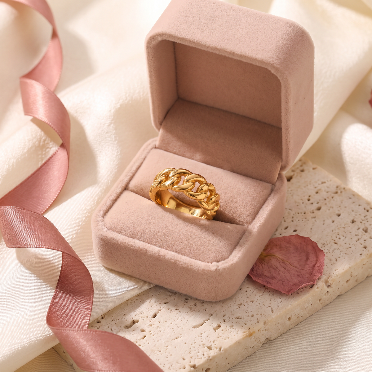 Giovanni Cuban Link Ring - gift box - Rose & Giovanni