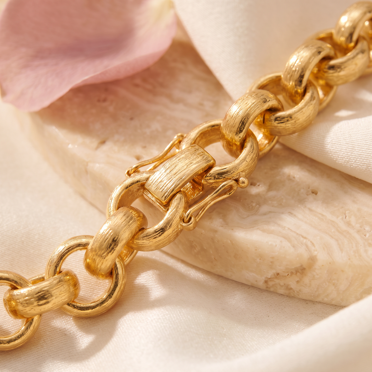 Giovanni Belcher Bracelet - detail - Rose & Giovanni